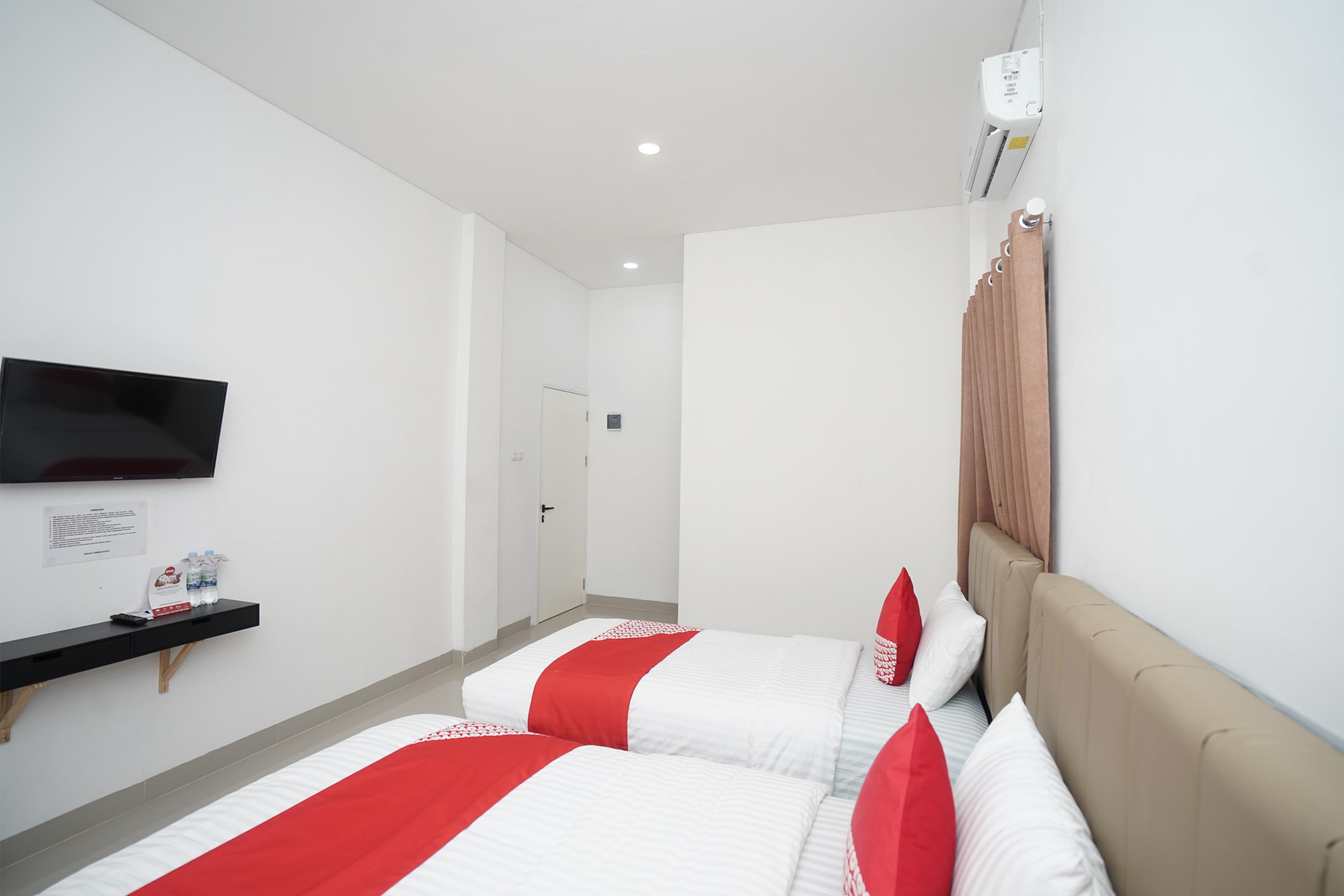 Oyo 443 Hotel Barlian Palembang Bagian luar foto