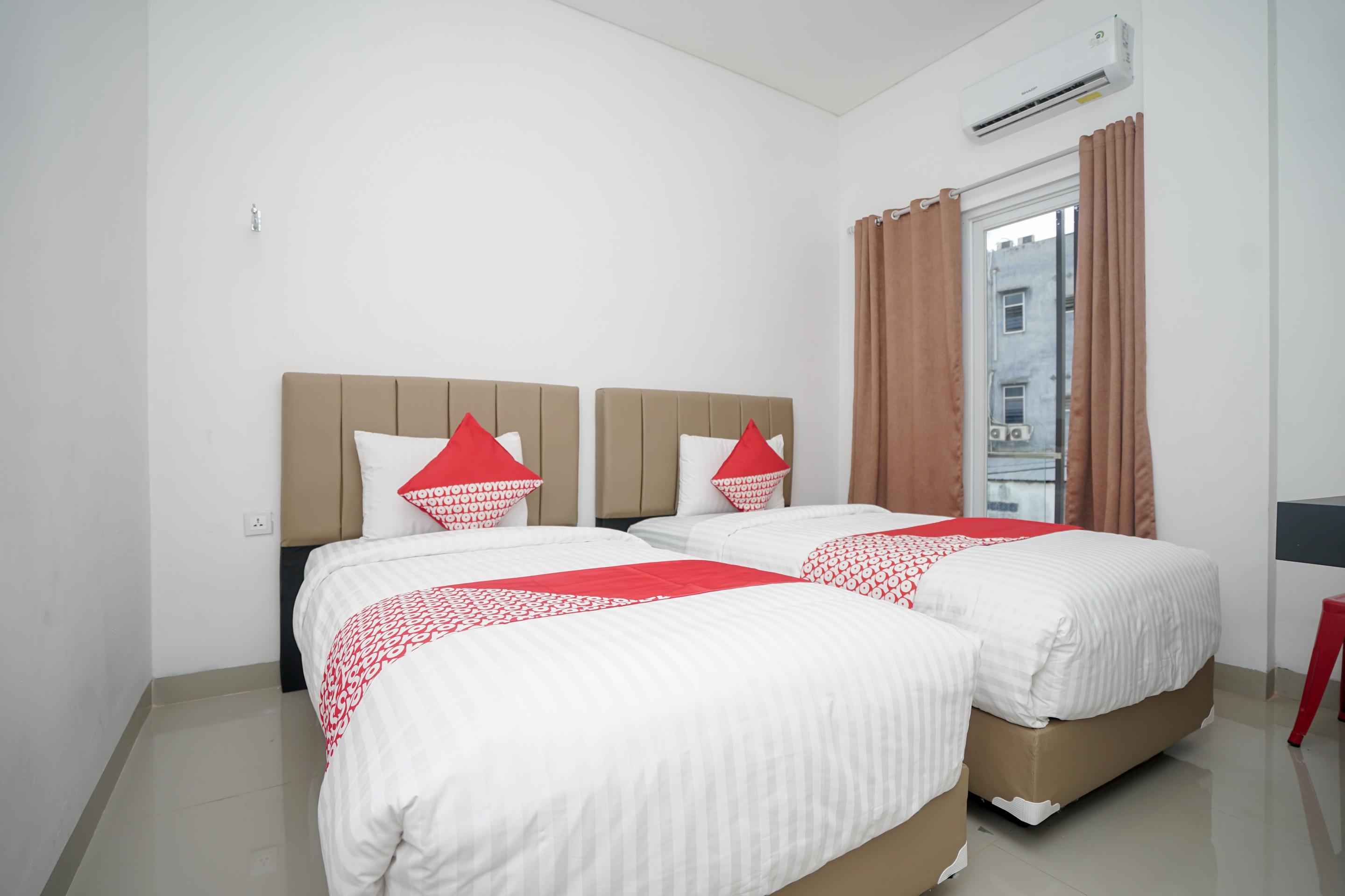 Oyo 443 Hotel Barlian Palembang Bagian luar foto