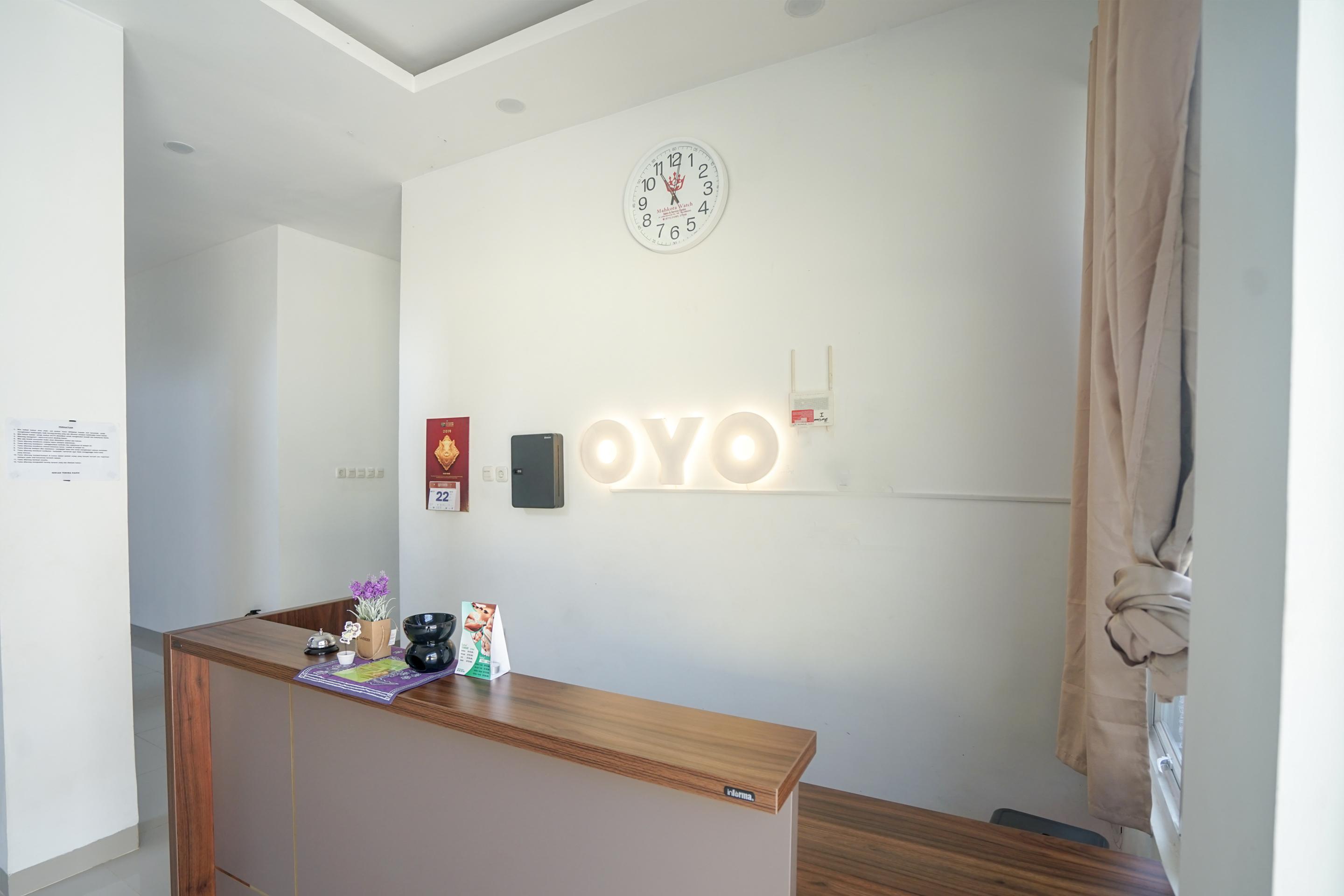 Oyo 443 Hotel Barlian Palembang Bagian luar foto