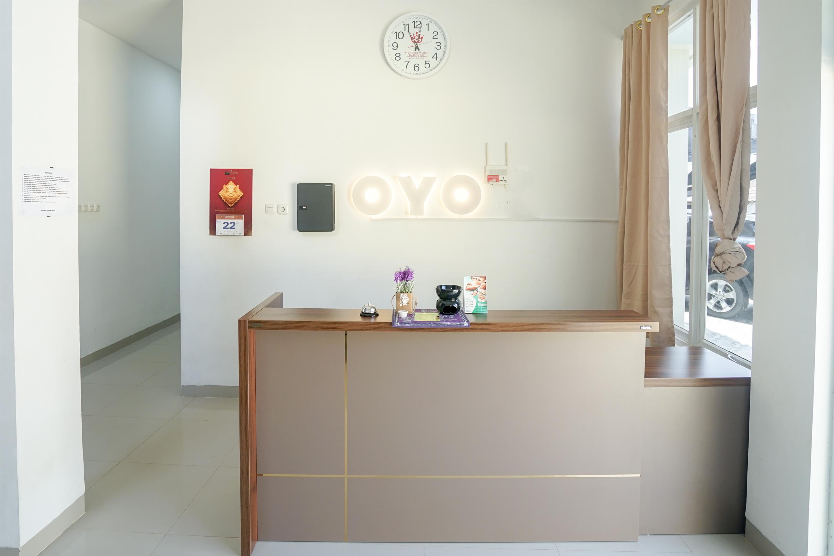 Oyo 443 Hotel Barlian Palembang Bagian luar foto