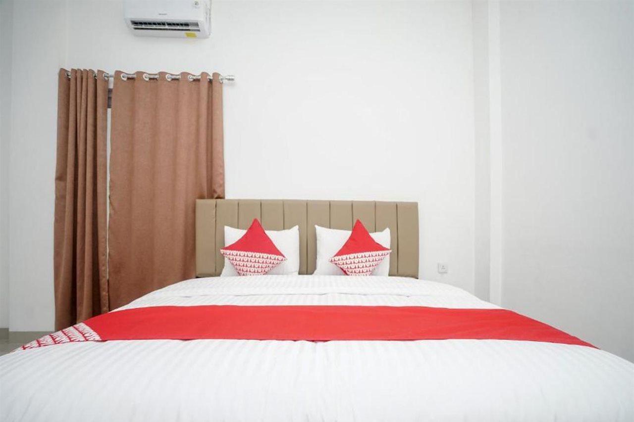 Oyo 443 Hotel Barlian Palembang Bagian luar foto