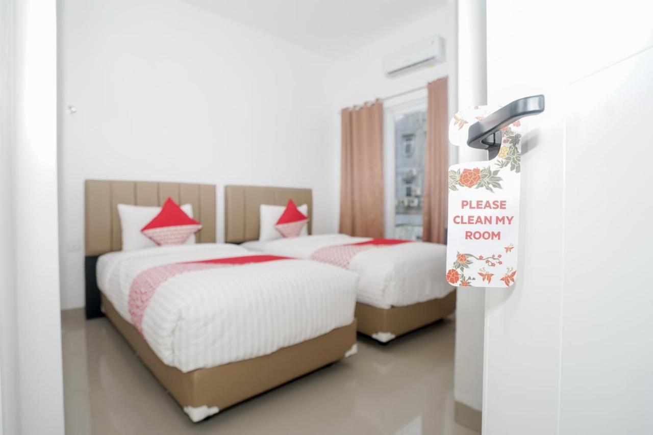 Oyo 443 Hotel Barlian Palembang Bagian luar foto