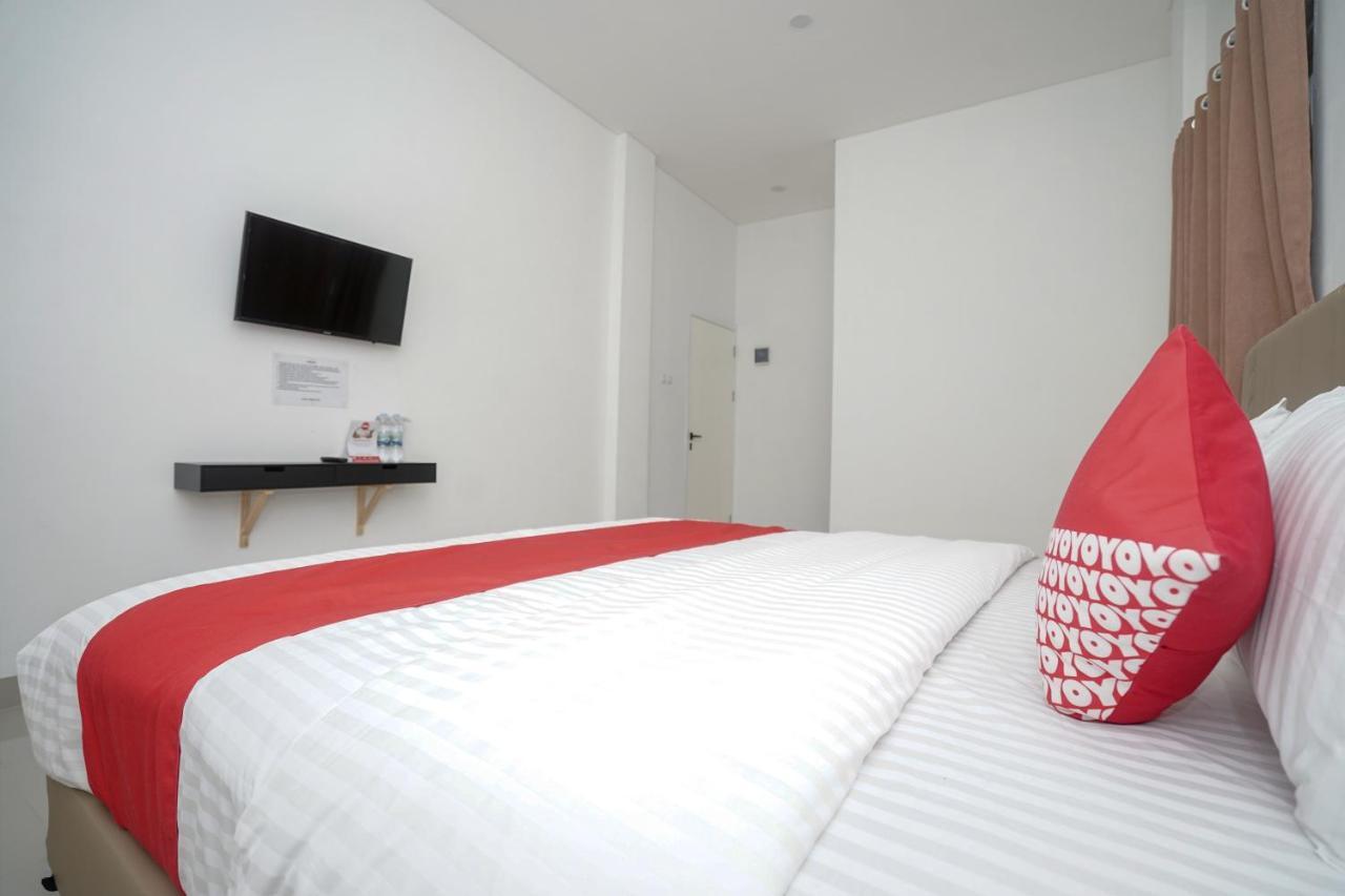 Oyo 443 Hotel Barlian Palembang Bagian luar foto